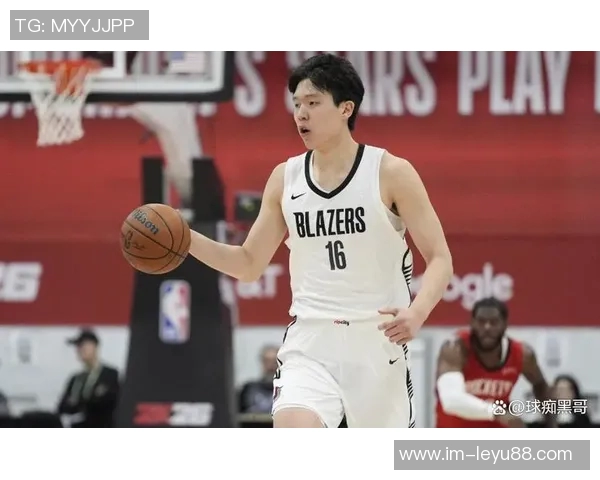 开拓者轮换阵容调整杨瀚森全场未能登场坐冷板凳引发关注